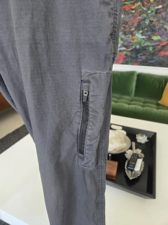 Vuori Women's Ripstop Pants Five-Pocket Design in Charcoal Grey, Size Large - Picture 6 of 10